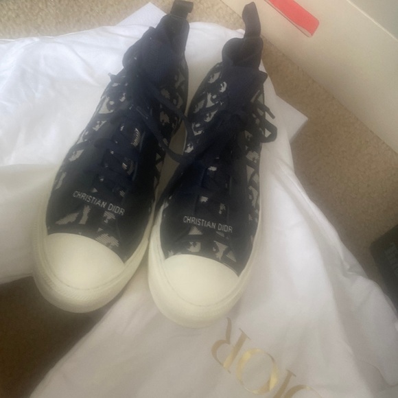 Christian Dior - Picture 1 of 6